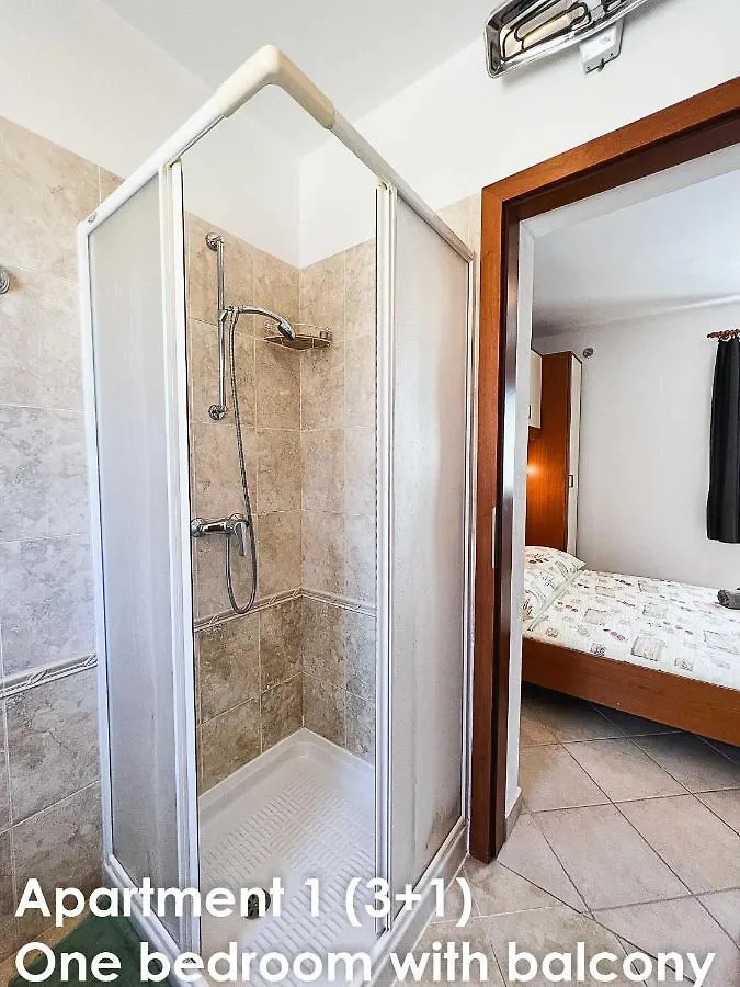 Sunshine Apartments Funtana With Balcony And Sea View 0*,