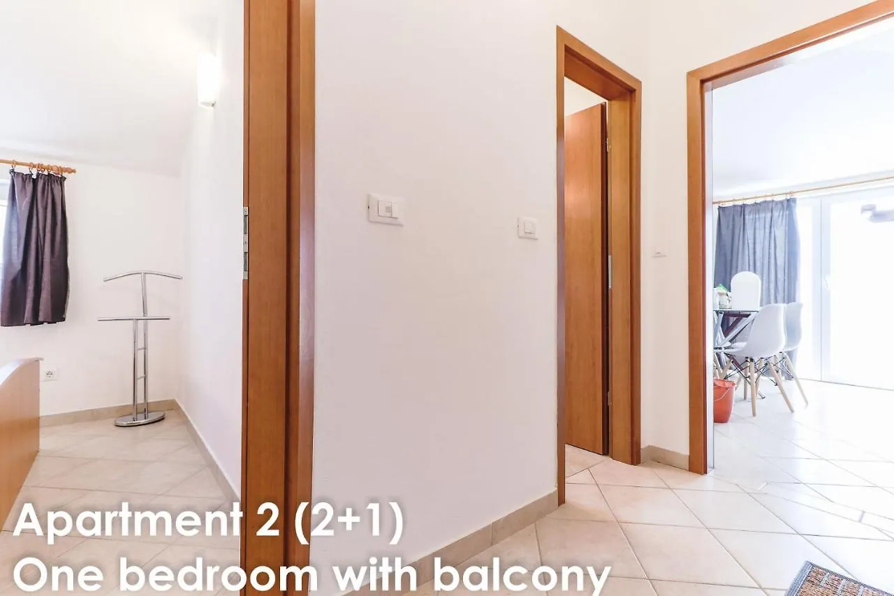 Sunshine Apartments Funtana With Balcony And Sea View