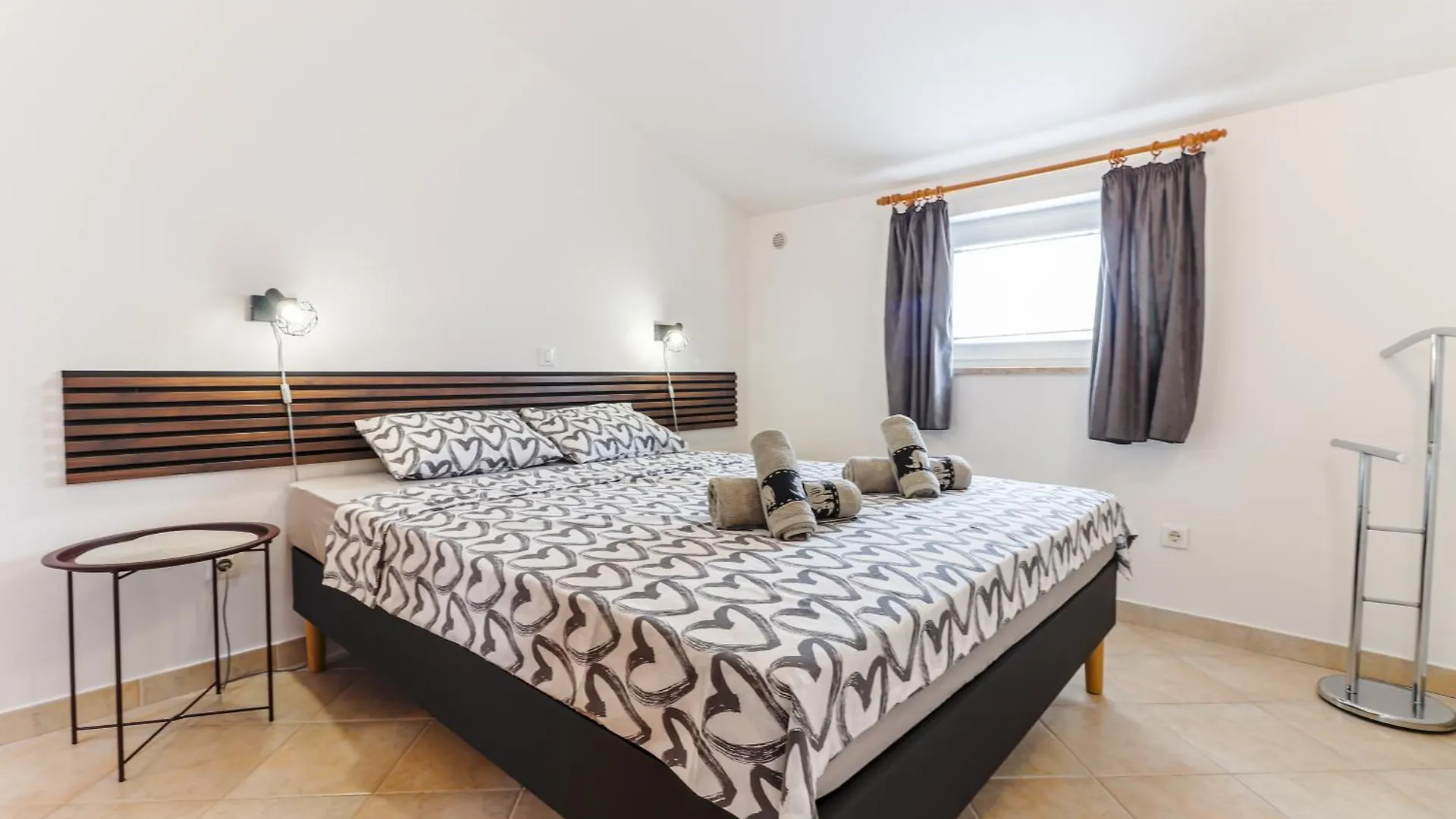 Sunshine Apartments Funtana With Balcony And Sea View